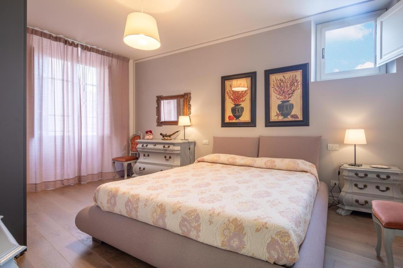 Stunning & Luxurious 1Br Apt 1 Min Walk By Duomo Florencja Zewnętrze zdjęcie